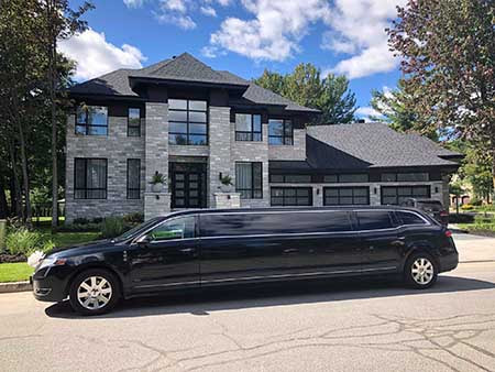 Stretch limousine in Laval